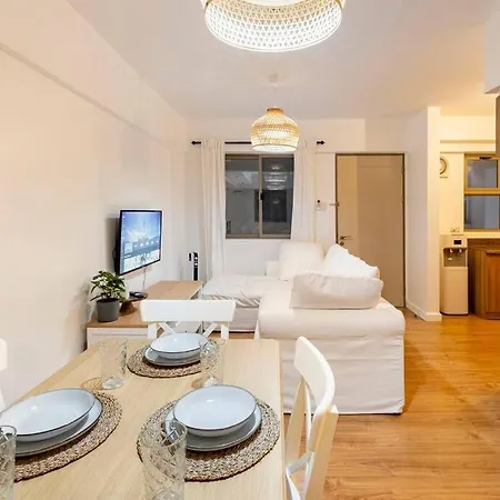 Coastal Inspired 2Br Condo I Fast Wi-Fi I Near Bgc