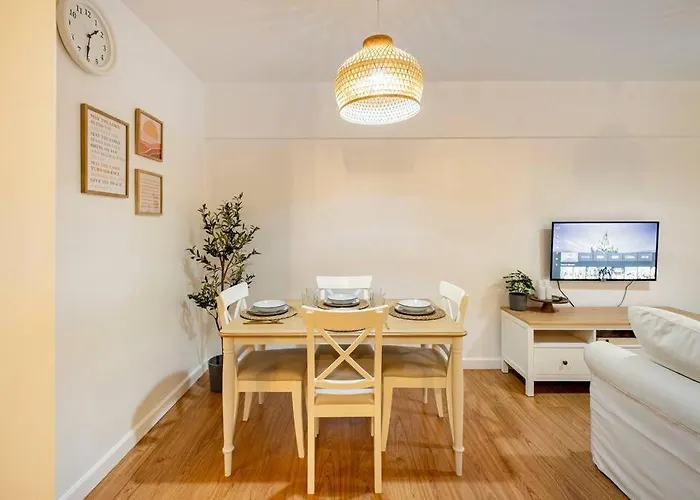 Coastal Inspired 2br I Fast Wi-fi I Near Bgc