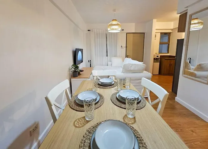 Coastal Inspired 2br I Fast Wi-fi I Near Bgc